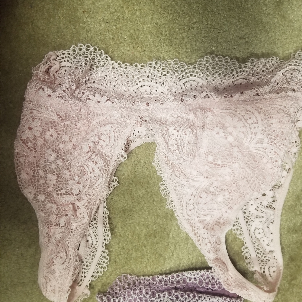 Victoria Secret lace Bralette size Large lt Pink